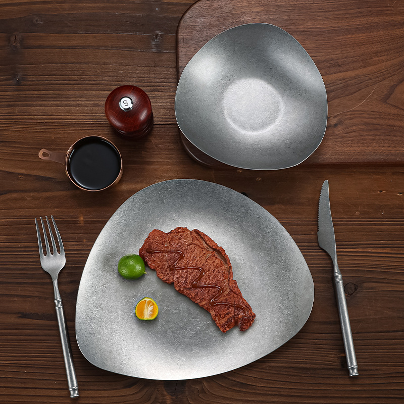 Nieregularny talerz ze stali n – Food Snacks Restaurant recenzja i cena